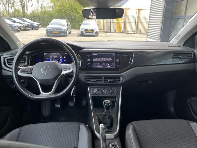 Volkswagen POLO 1.0 TSI 95pk Life / Navigatie / Airco / Parkeersensoren V+A / Getint Glas / 15'' LMV