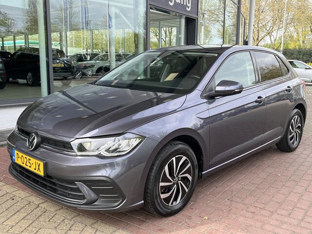 Volkswagen POLO 1.0 TSI 95pk Life / Navigatie / Airco / Parkeersensoren V+A / Getint Glas / 15'' LMV