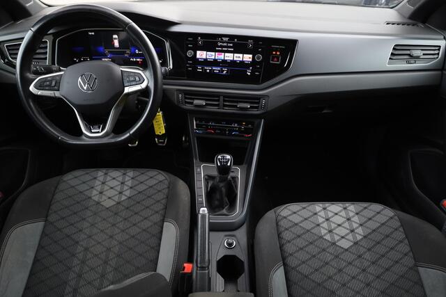 Volkswagen POLO 1.0 TSI R-Line 95PK / 70kW, NL auto 1e eigenaar nieuw door ons geleverd, LED verlichting, R-Line in- en exterieur, draadloos Apple Carplay & Android Auto, parkeersensoren voor en achter (pdc), adaptieve cruise control (ACC) met Travel Assist, multifunctio