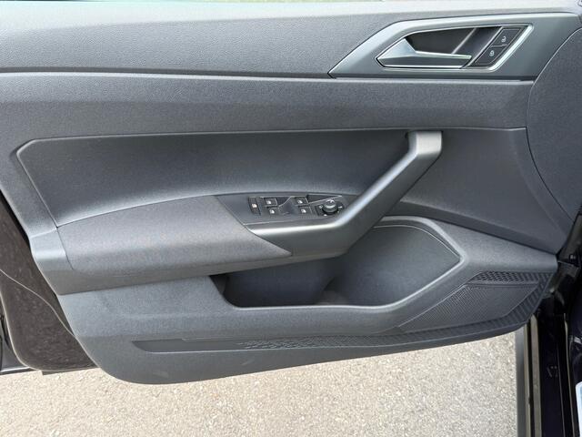 Volkswagen POLO 1.0 TSI R-Line | IQ light | Carplay | Camera | Climate | Stoelverwarming | Rijklaar incl. garantie