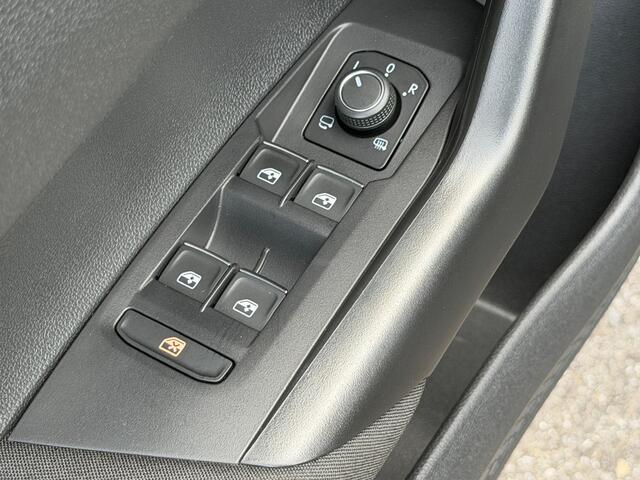 Volkswagen POLO 1.0 TSI R-Line | IQ light | Carplay | Camera | Climate | Stoelverwarming | Rijklaar incl. garantie