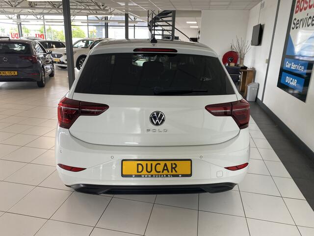 Volkswagen POLO 1.0 TSI style DSG 5 Drs 81kw / 110 PK Carplay /IQ Light /Stoelverwarming / Navigatie / Cruise controle