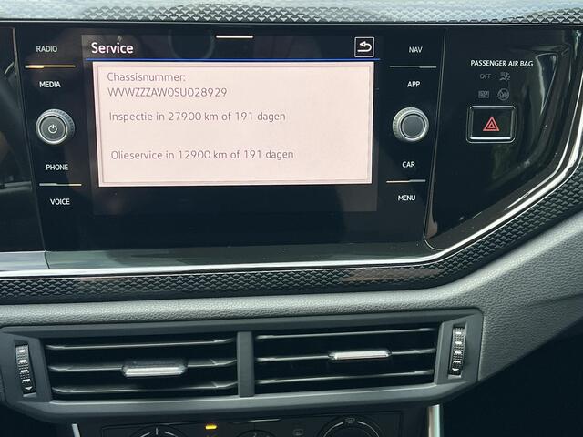 Volkswagen POLO 1.0 TSI Life Edition Automaat / Camera / Airco / PDC V+A / Navigatie via Apple CarPlay Android / Draadloos Laden / 15" LM wielen /
