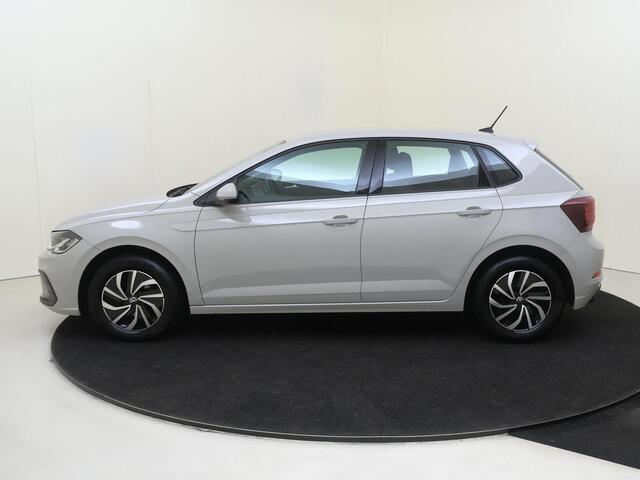 Volkswagen POLO 1.0 TSI Life | CarPlay | Parkeersensoren | Adaptieve cruise control | Airco | DAB radio | Bluetooth |