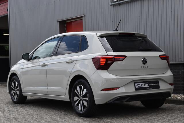 Volkswagen POLO 1.0 TSI Move 95pk Camera, Carplay, Stoelverwarming, DAB, PDC v+a