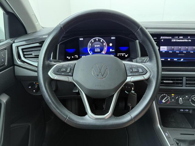 Volkswagen POLO 1.0 TSI Life | 95 PK | Adaptive Cruise Control | Navigatiesysteem | Parkeersensoren | Draadloze telefoonlader |
