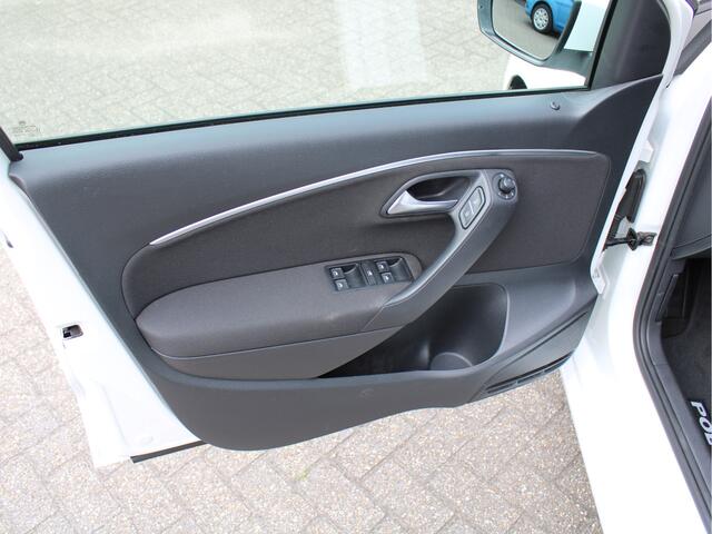 Volkswagen POLO 1.2 TSI 90PK Comfortline /NAVI/Cruise control/Carplay/Bluetooth/15'LM/Armsteun/CV/ISOFIX/NAP! 2e eig!