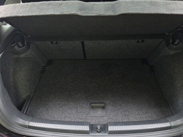 Volkswagen POLO 1.0 TSI R-Line Edition |Carplay|Camera|Navi|