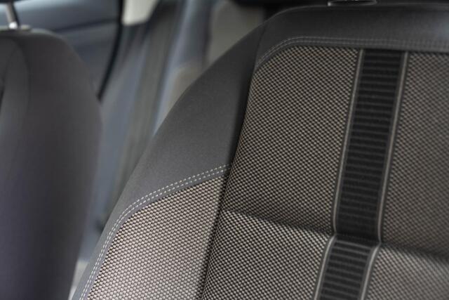 Volkswagen POLO 1.0 TSI Highline | Stoelverwarming | Navigatie | Cruise
