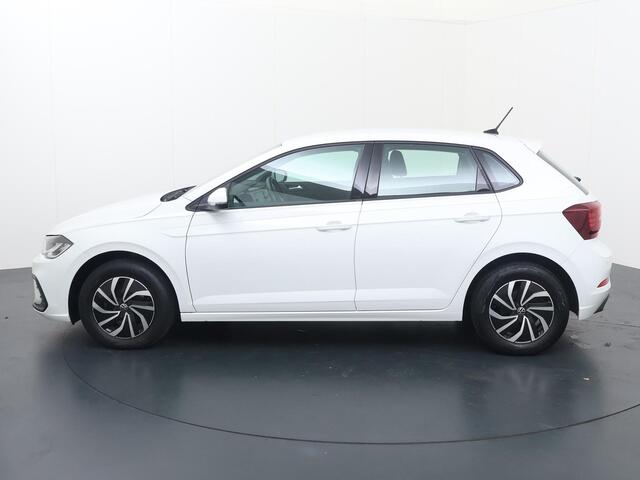 Volkswagen POLO 1.0 TSI Life | 95 PK | Adaptive Cruise Control | LED verlichting | Parkeersensoren | Digital Cockpit | Apple Carplay / Android Auto |