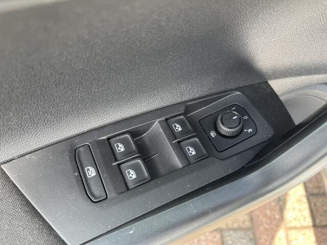Volkswagen POLO 1.0 TSI Life / CRUISE/ PARK. SENSOREN/ APP-CONNECT/ NAVI/ CLIMA/ DAB/ 15" LMV