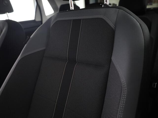 Volkswagen POLO 1.0 TSI Style 110PK DSG | PDC | Stoelverwarming | Apple carplay |