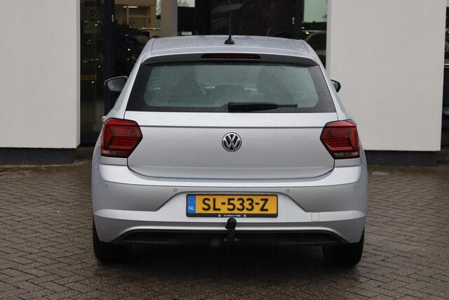 Volkswagen POLO 1.0 TSI Highline 70KW/95Pk, 17" LMV, trekhaak, navigatie, pdc voor en achter, door ons VW Dealeronderhouden en geleverd, carplay