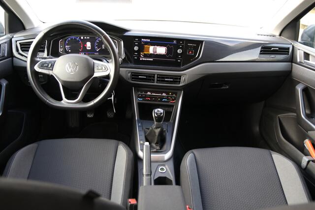 Volkswagen POLO 1.0 TSI Life Business / Navi / Apple car play / stoelverwarming /