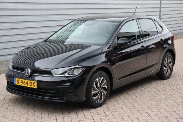 Volkswagen POLO 1.0 TSI Life O.a.: ACC, Carplay, Lane Assist, Pdc met Park. hulp, All-Season banden, Dab, Etc.. Rijklaar! All-in prijs!