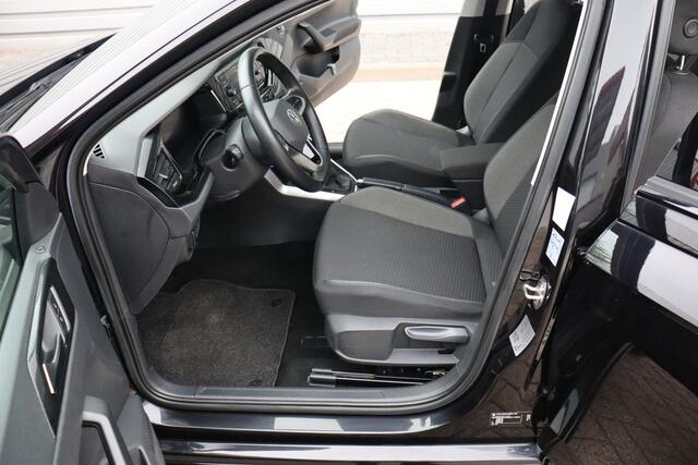 Volkswagen POLO 1.0 TSI Life O.a.: ACC, Carplay, Lane Assist, Pdc met Park. hulp, All-Season banden, Dab, Etc.. Rijklaar! All-in prijs!