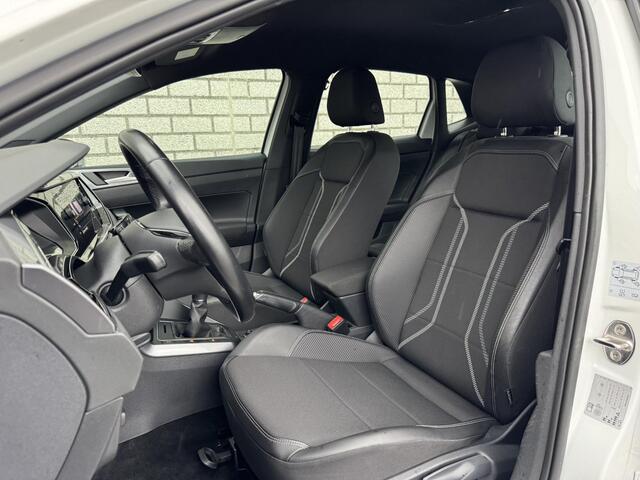 Volkswagen POLO 1.0 TSI Highline | Parkeersensoren | Navigatie | DAB+ | Climate Control |