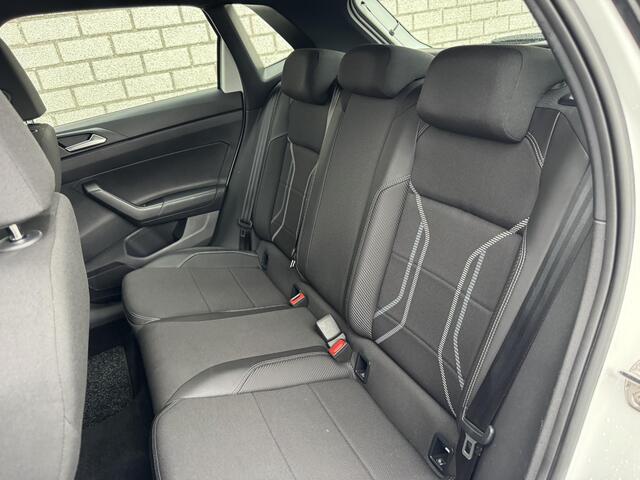 Volkswagen POLO 1.0 TSI Highline | Parkeersensoren | Navigatie | DAB+ | Climate Control |