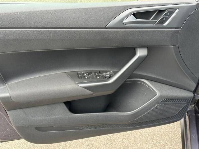 Volkswagen POLO 1.0 TSI DSG R-Line 110pk | Adapt. Cruise | IQ light | 17 inch | Camera | Virtual | Carplay | Rijklaar incl. garantie