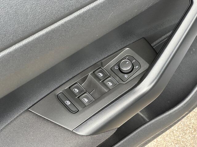 Volkswagen POLO 1.0 TSI DSG R-Line 110pk | Adapt. Cruise | IQ light | 17 inch | Camera | Virtual | Carplay | Rijklaar incl. garantie