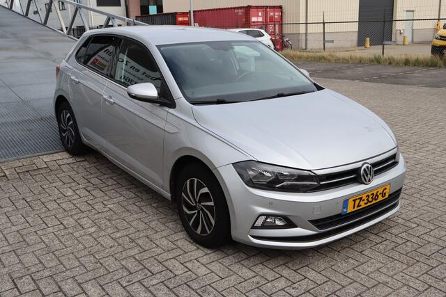Volkswagen POLO 1.0 MPI Trendline Meeneemprijs/Stoelverwarming/Apple carplay/Parkeersensoren/Cruise control/Climate control