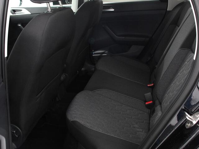 Volkswagen POLO 1.0 TSI Move Navigatie App Connect / Android Auto / Apple Carplay Climate Control Parkeer sensoren Lichtmetalen Velgen Dab Digitale Cockpit