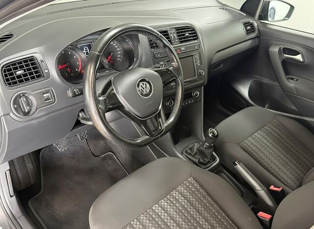 Volkswagen POLO 1.0 Comfortline Business R | Navigatie | Stoelverwarming | Airco