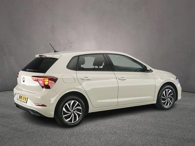 Volkswagen POLO Life Edition 1.0 TSI 95pk Adaptive cruise control, Achteruitrijcamera, LED koplampen, Airco, DAB, Radio, App connect, Parkeersensor achter