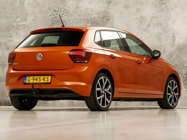 Volkswagen POLO 1.0 TSI Sport Automaat (VIRTUAL COCKPIT, ZWART HEMEL, GROOT NAVI, TREKHAAK, LEDER, SPORTSTOELEN, GETINT GLAS, LM VELGEN, ADAPTIVE CRUISE, NIEUWSTAAT)