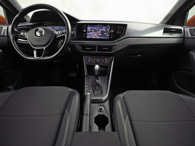 Volkswagen POLO 1.0 TSI Sport Automaat (VIRTUAL COCKPIT, ZWART HEMEL, GROOT NAVI, TREKHAAK, LEDER, SPORTSTOELEN, GETINT GLAS, LM VELGEN, ADAPTIVE CRUISE, NIEUWSTAAT)