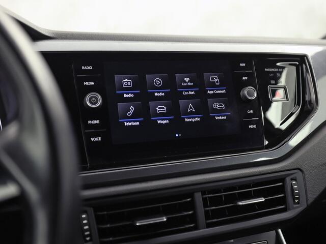Volkswagen POLO 1.0 TSI Sport Automaat (VIRTUAL COCKPIT, ZWART HEMEL, GROOT NAVI, TREKHAAK, LEDER, SPORTSTOELEN, GETINT GLAS, LM VELGEN, ADAPTIVE CRUISE, NIEUWSTAAT)