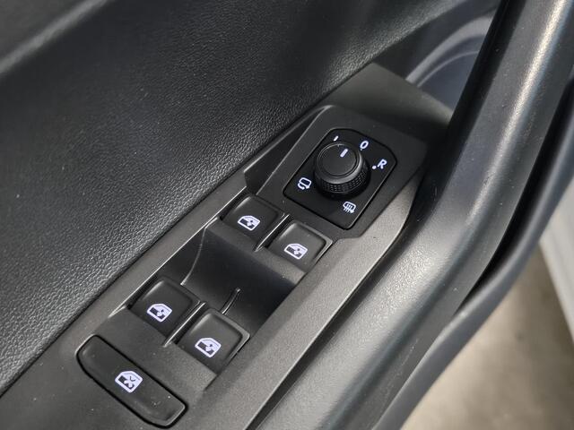 Volkswagen POLO 1.0 TSI Life | Adaptive cruise | Parkeersensoren | Stoelverwarming | Carplay