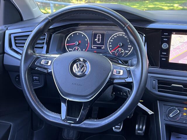 Volkswagen POLO 1.0 TSI Highline Business R | Navi | Stoelverwarming | Trekhaak | 116 PK