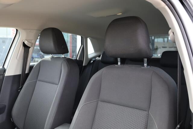 Volkswagen POLO 1.0 TSI Comfortline 95 PK / 70 kW 15" lmv, pdc voor en achter, spiegel pakket, navigatie, privacy glas, licht en regensensor, 4 seizoenen banden, ACC, stoelverwarming etc.
