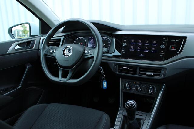 Volkswagen POLO 1.0 TSI Highline | Incl. 12 maanden garantie | Stoelverwarming | Adaptieve cruise control | Achteruitrijcamera | Parkeersensoren voor/achter | Airco | DAB radio | Recent onderhouden |