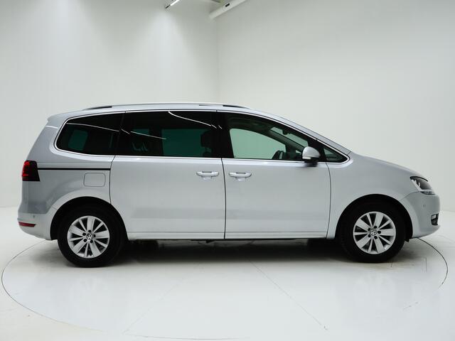 Volkswagen SHARAN 1.4 TSI DSG Exclusive 7P | Panoramadak | Trekhaak | Leder | Camera | BLIS | Cruise | Carplay