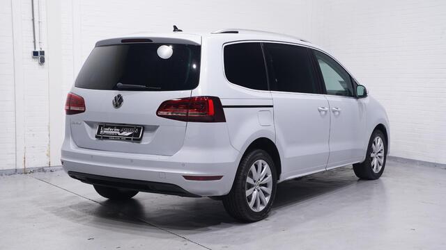 Volkswagen SHARAN 2.0 TDI 150 pk DSG Aut. GRIJS KENTEKEN Trekhaak Navi, Adapt.Cruise, 2x Elek. Schuifdeur, Leder Zwart