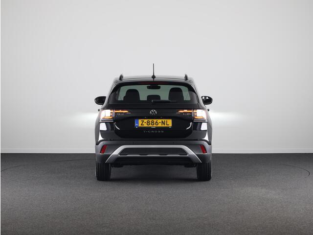 Volkswagen T-Cross 1.0 TSI Life Edition 95PK | Navigatie | Parkeersensoren | Digitaal dashboard