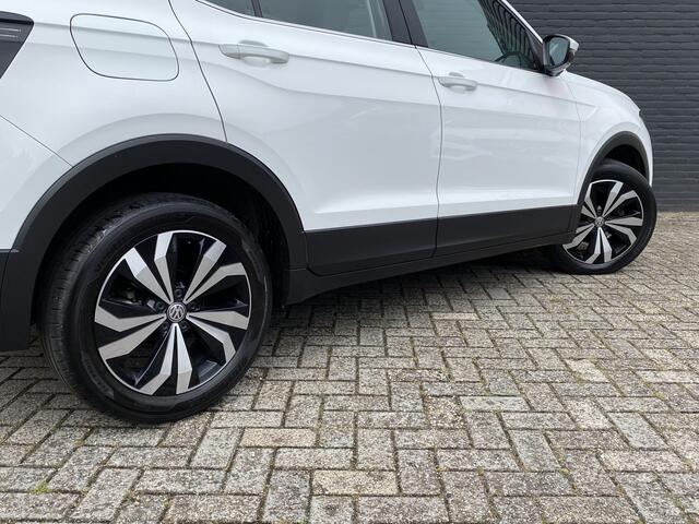 Volkswagen T-Cross 1.0 TSI Style 116 pk | navigatie | climate control | adaptieve cruise | apple carplay | parkeersensoren