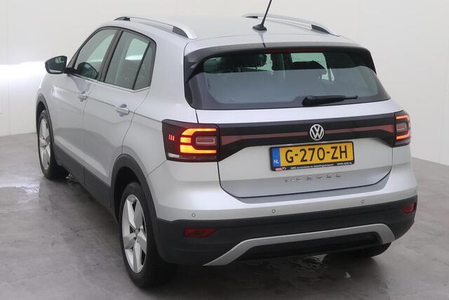 Volkswagen T-Cross 1.0 TSI Style Executive Navigatie / Parkeersensoren / LED / Clima / Bluetooth / 17"LM Velgen