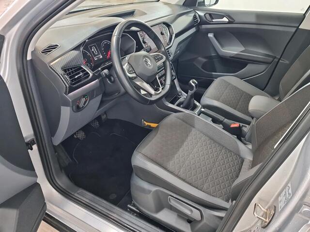 Volkswagen T-Cross 1.0 TSI Style Executive Navigatie / Parkeersensoren / LED / Clima / Bluetooth / 17"LM Velgen