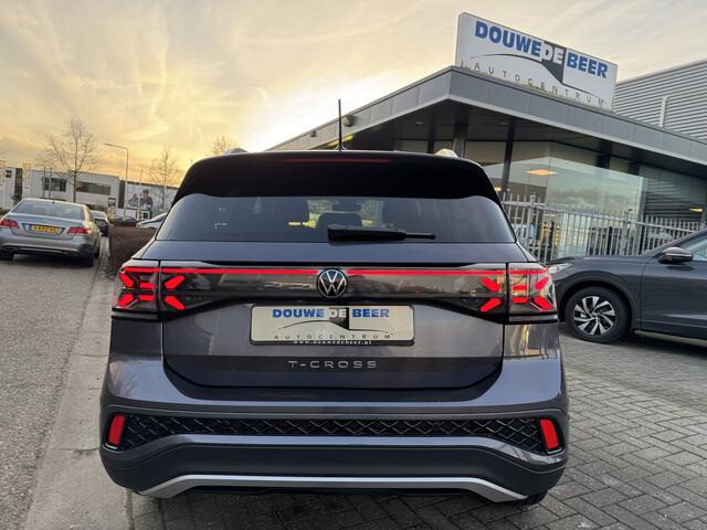 Volkswagen T-Cross 1.5 TSI R-Line IQ. Light | Camera | Sfeerverlichting