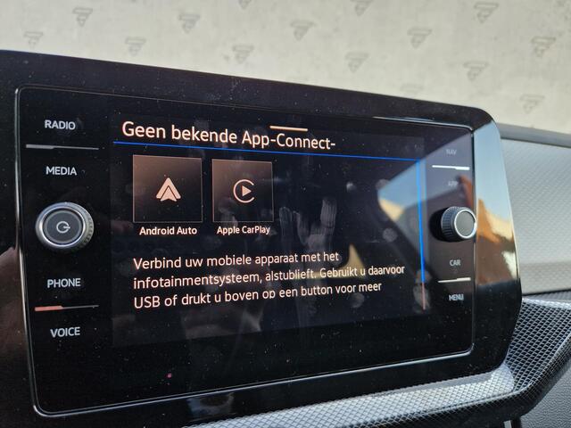 Volkswagen T-Cross 1.0 TSI Life Edition | Stoelverwarming | Clima | Camera | Navi | Cruise |
