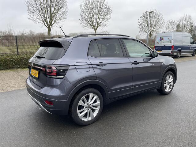 Volkswagen T-Cross 1.0 TSI 95pk Life / Navigatie / Apple Carplay / Parkeersensoren