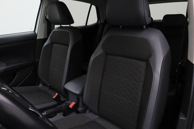 Volkswagen T-Cross 1.0 TSI 115 pk DSG Style | Navigatie | Stoelverwarming | Leder/stof | Parkeersensoren voor/achter