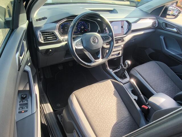 Volkswagen T-Cross 1.0 TSI 116 PK Style Virtual Dash, Trekhaak, Camera, Rijklaar met beurt & garantie!
