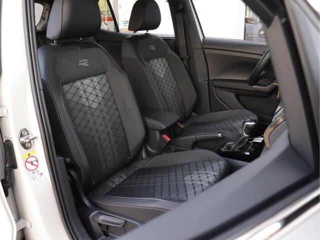Volkswagen T-Cross 1.0 TSI R-Line 115pk Automaat | Vierseizoenenbanden | Navigatie | Matrix LED | Stoelverwarming | Adaptive Cruise | Climate Control |