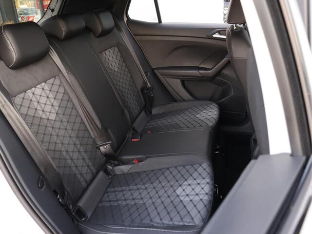 Volkswagen T-Cross 1.0 TSI R-Line 115pk Automaat | Vierseizoenenbanden | Navigatie | Matrix LED | Stoelverwarming | Adaptive Cruise | Climate Control |