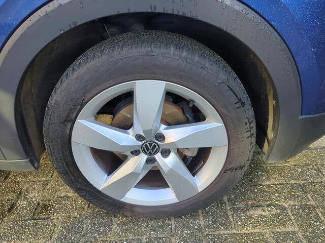 Volkswagen T-Cross 1.0 TSI Style / Metallic/ Led/ Camera/ Clima/ Navi/ Parkeersensoren/ 17 lmv