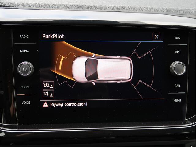 Volkswagen T-Cross 1.0 TSI Life Executive Design | Parkeersensoren | Virtual | Navigatie